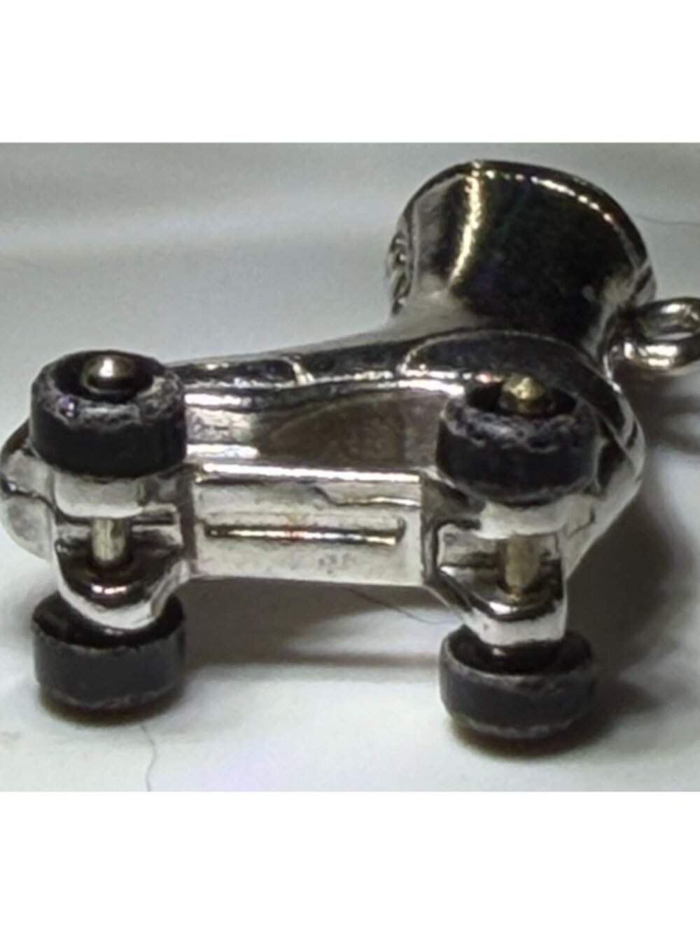 Vintage Roller Skate Charm Movable Wheels 3D Figural Silver Tone Bracelet Unmark - Picture 4 of 4